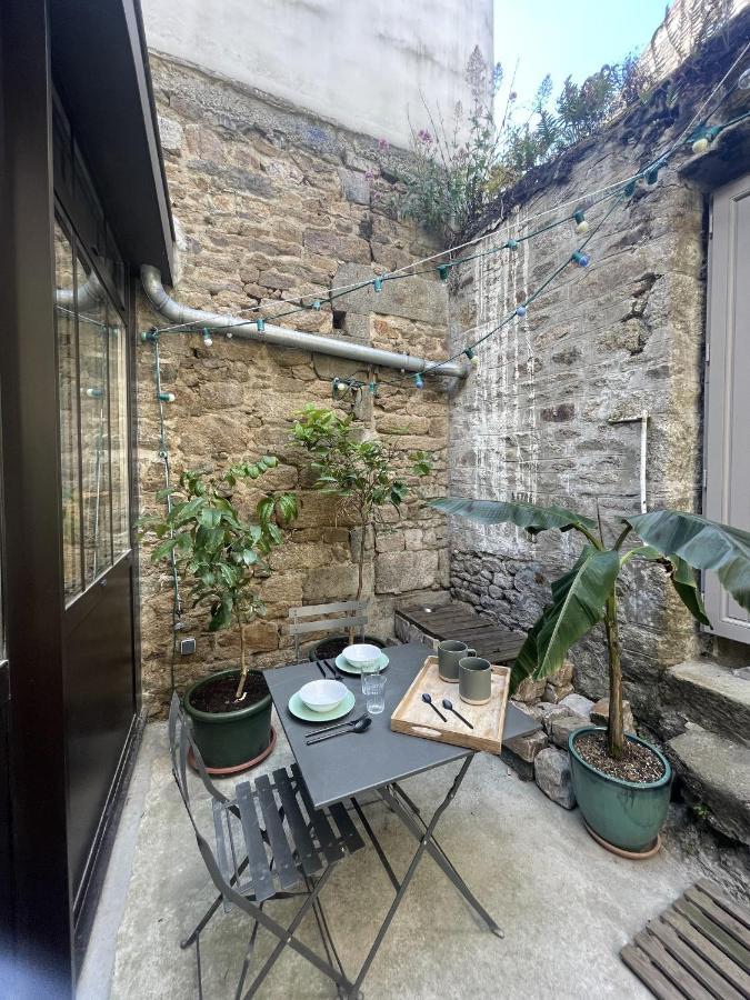 Helen Dinan Exterior photo